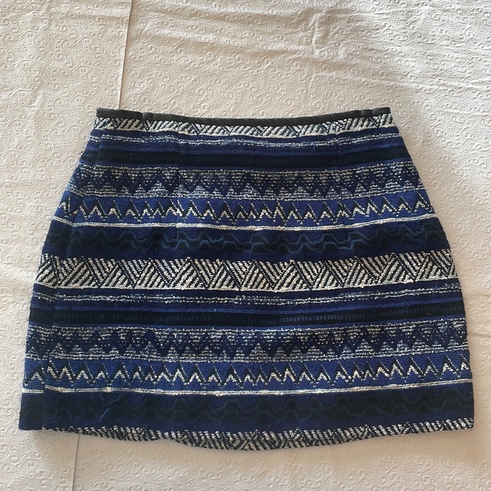 Patterned navy skirt